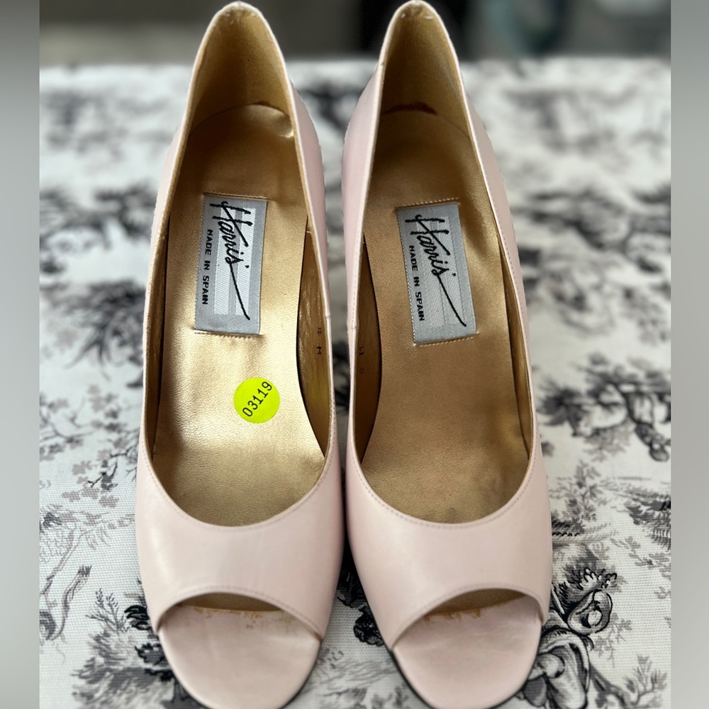 Women's Pink Peep-Toe Pumps
